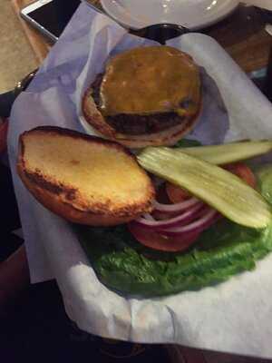 Mr Peabodys Burgers & Ale