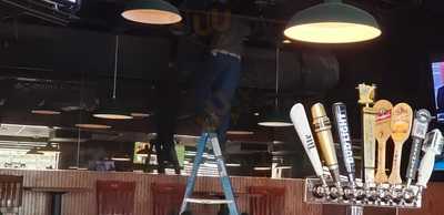 Broadway Pub & Grill