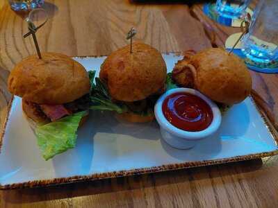 Dalton's Bar & Grill