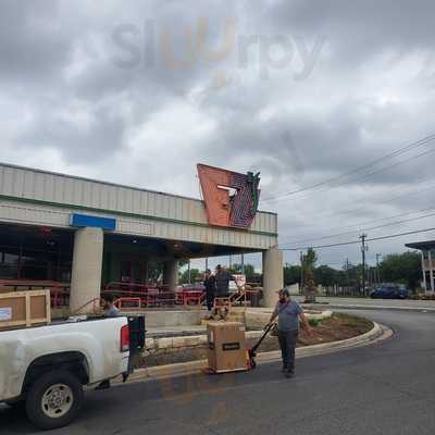 Ez's Brick Oven & Grill