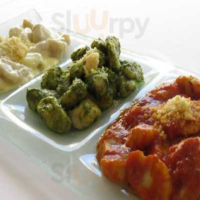 Holy Bagels And Pizzeria Of Downtown