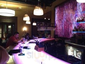 Oasis Bistro And Lounge
