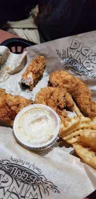 Dick's Wings & Grill