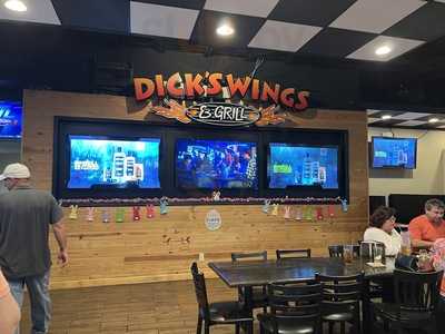 Dick's Wings & Grill