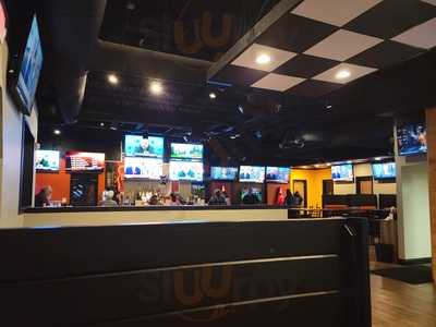 Dick's Wings & Grill