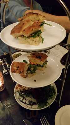 Dunbar Room At Hotel Sorrento