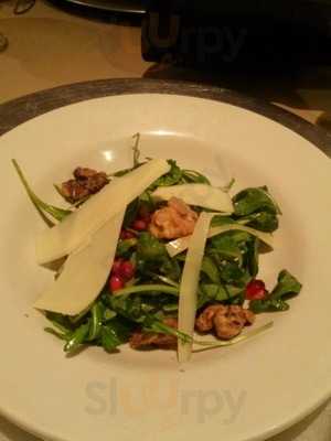 M Street Bar & Grill