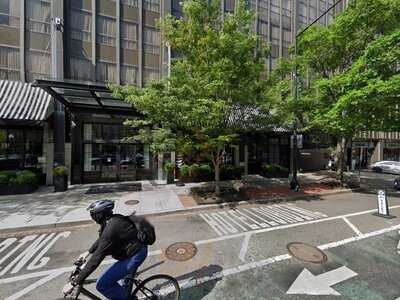 M Street Bar & Grill