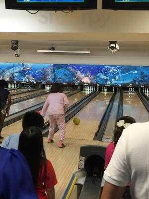 Bird Bowl Bowling Center