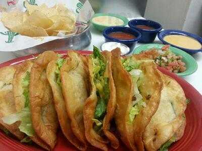 Neives Mexican Grill