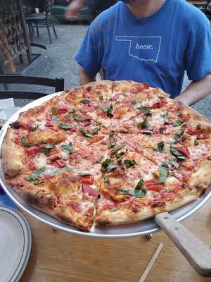 Gladstone Street Pizza