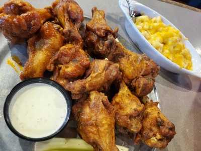 Pluckers Wing Bar