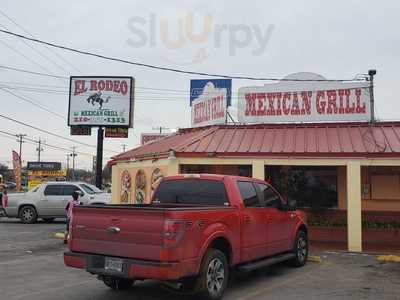 El Rodeo Mexican Grill