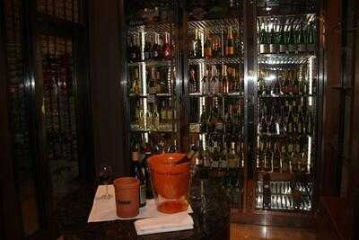 Double Helix Wine & Whiskey Lounge