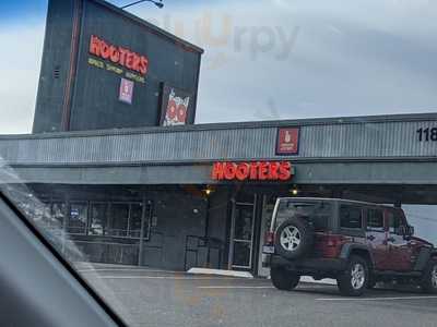 Hooters