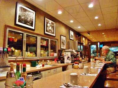 Nite Hawk Cafe & Lounge