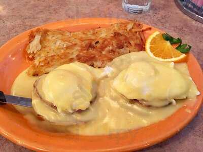 Nite Hawk Cafe & Lounge