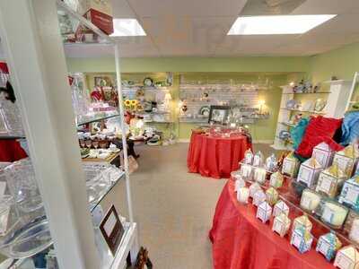 Mikey's Cafe And Bakery Co.