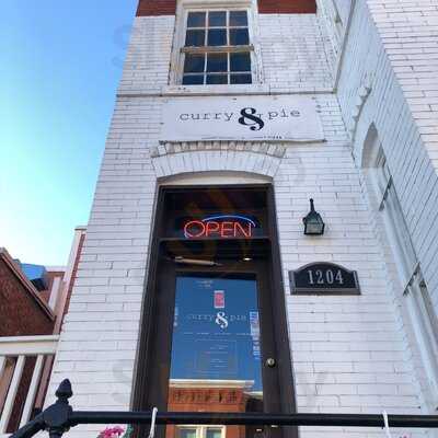 Curry & Pie