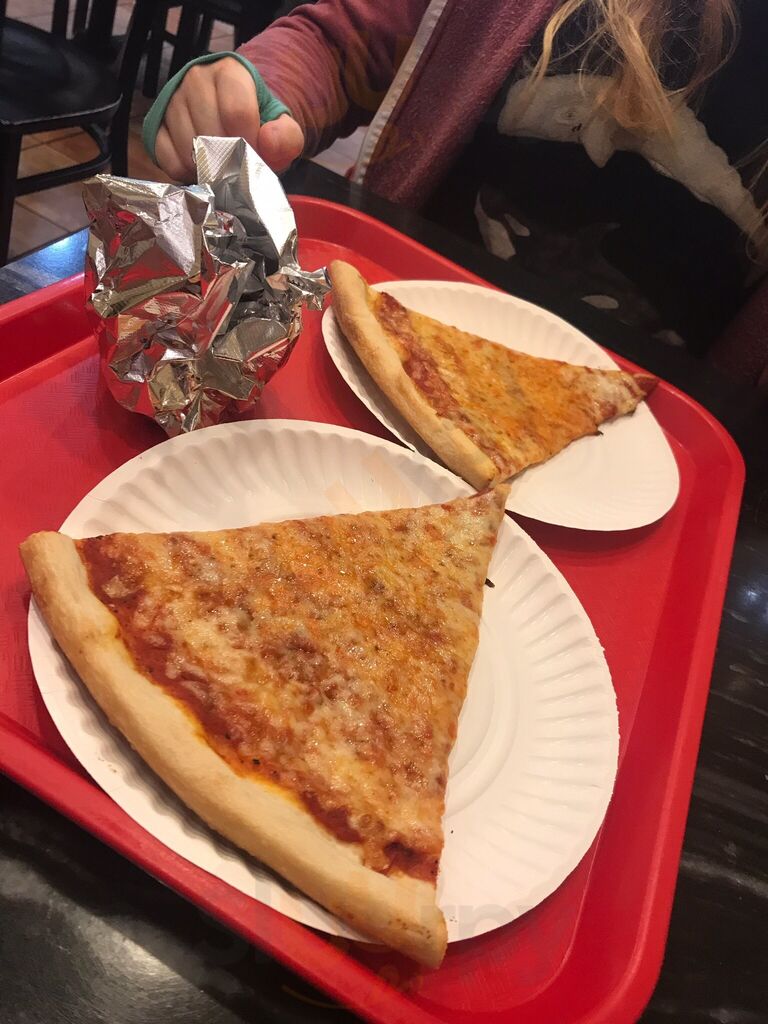 Famous Famiglia Pizzeria