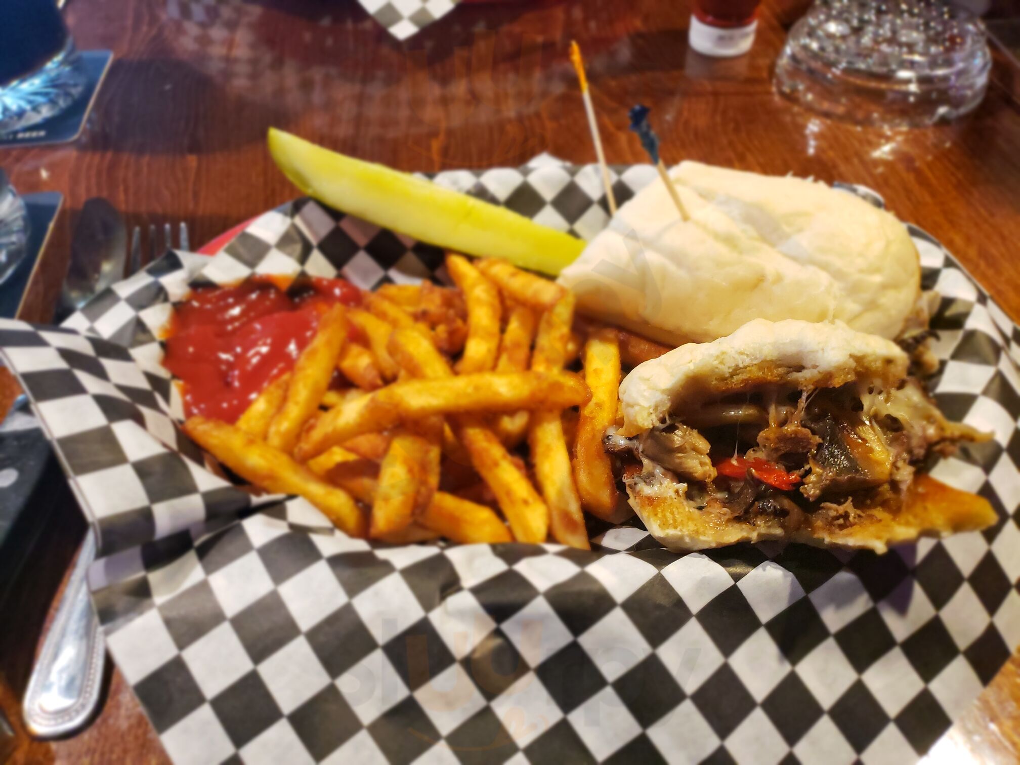 Lumpy's Sports Bar & Grill