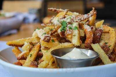 Howells Kitchen And Bar