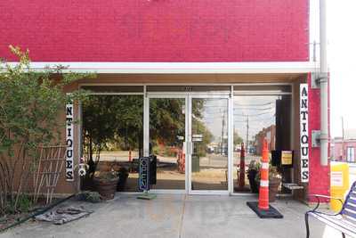 The Handley Antique Mall And Cafe