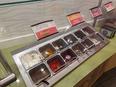 Menchie's Frozen Yogurt