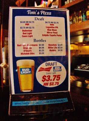 Tom's Pizza & Sports Bar