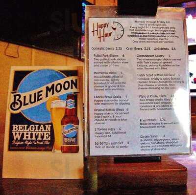 Tom's Pizza & Sports Bar