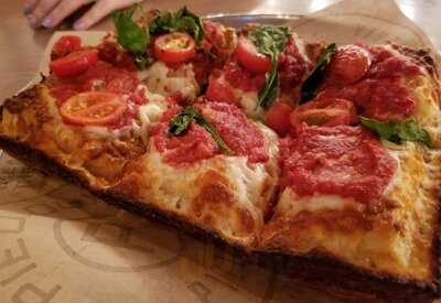 Pieology Pizzeria, Mgm Grand