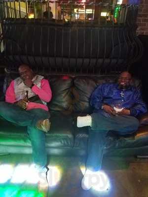 Drinkz Bar And Lounge