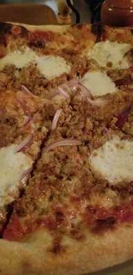 East Glisan Pizza Lounge