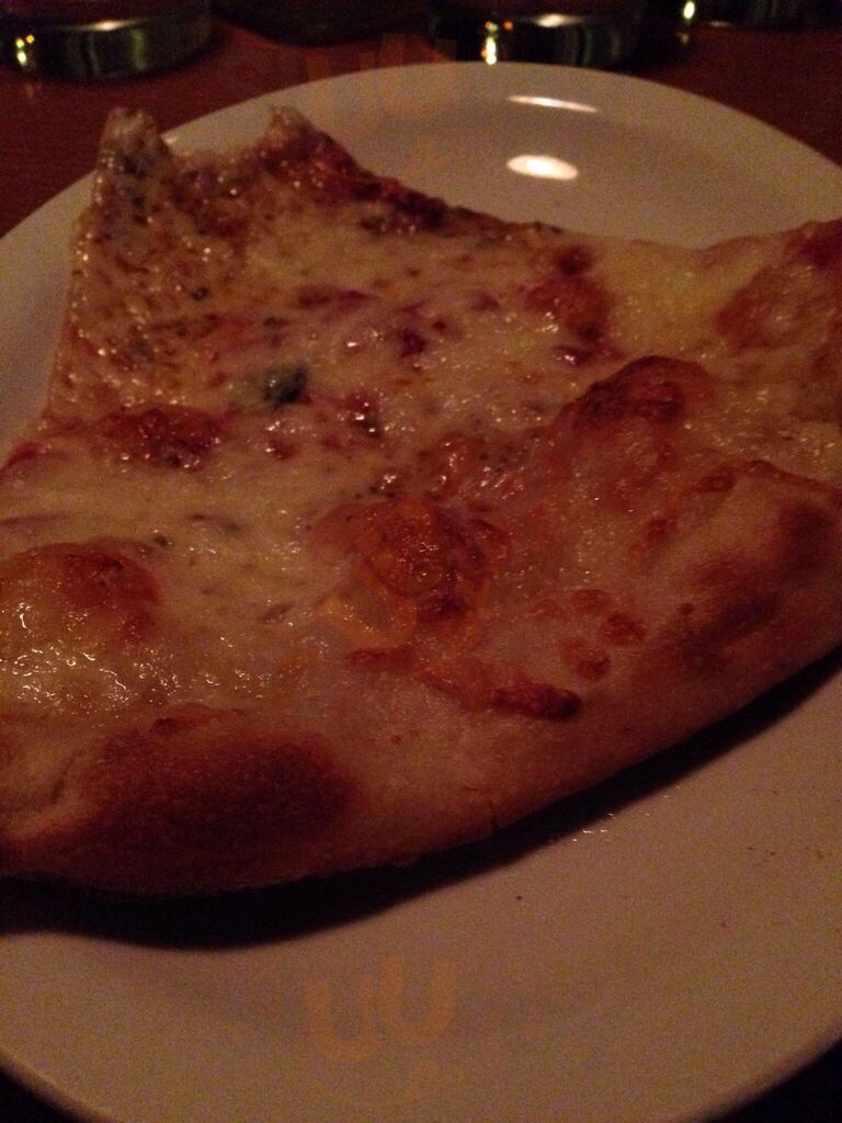 East Glisan Pizza Lounge