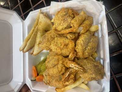 Ronnie's Catfish And More