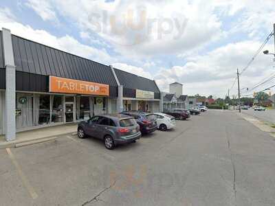 Ying's Teahouse And Yum Yum