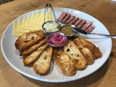 Between Brews Foodwerks