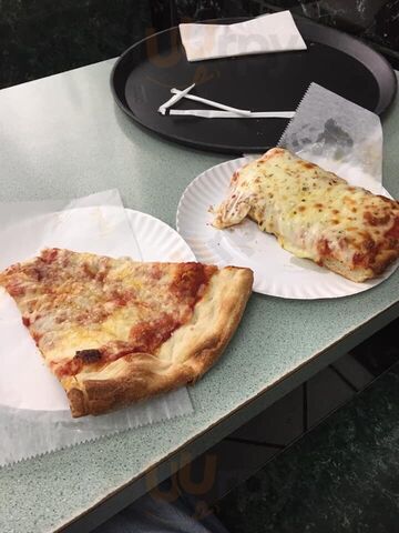 Tony's Pizzeria & Restaurant