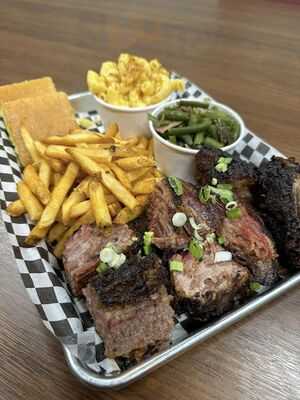 Capt. Len's City Barbecue