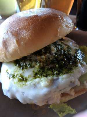 Angus Burgers & Shakes