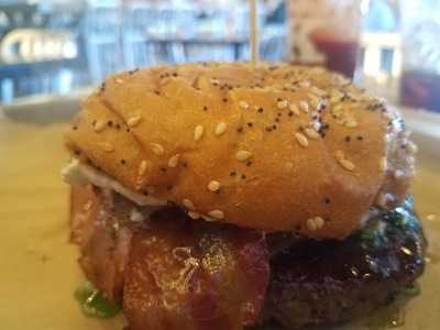 Angus Burgers & Shakes