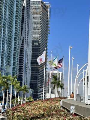 Marina's Bar & Grill