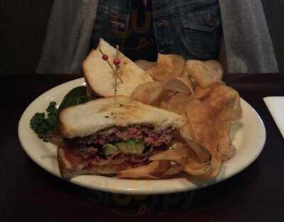 Winchell's Pub & Grill