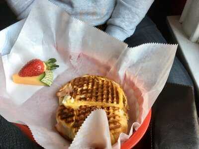 Highlands Cork & Cafe