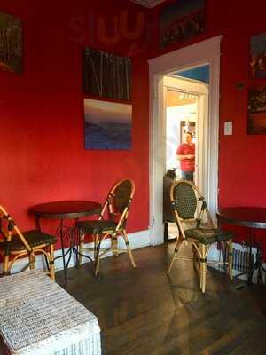 Highlands Cork & Cafe