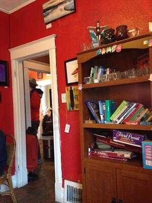 Highlands Cork & Cafe