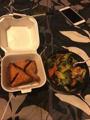 Lee's Chinese Carry-out