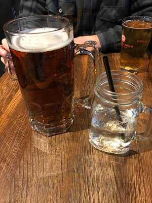 The Yard Gastropub - Robinson