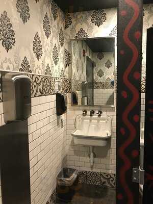 The Yard Gastropub - Robinson