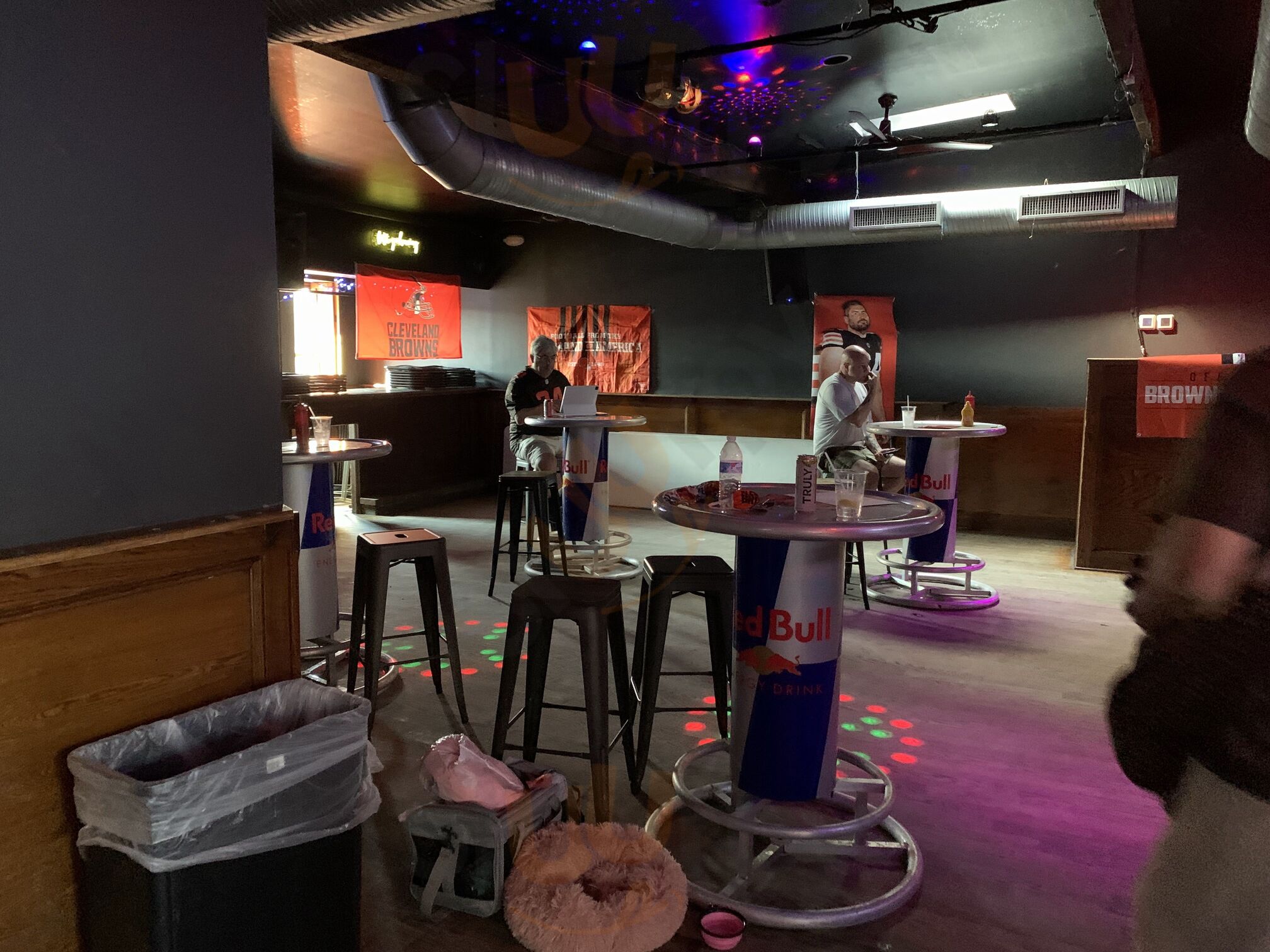 Nobles Bar And Grill